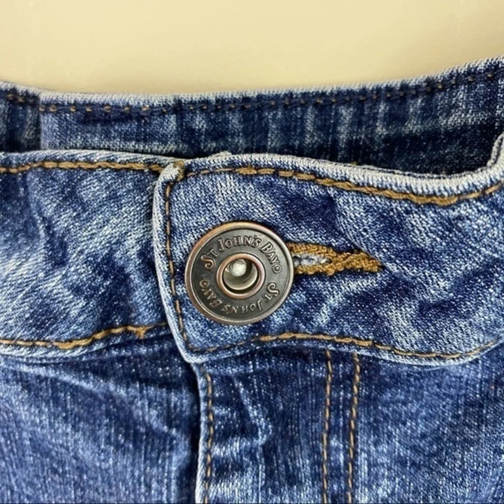 St. John’s Bay Women’s Cuffed Denim Shorts Size 14
